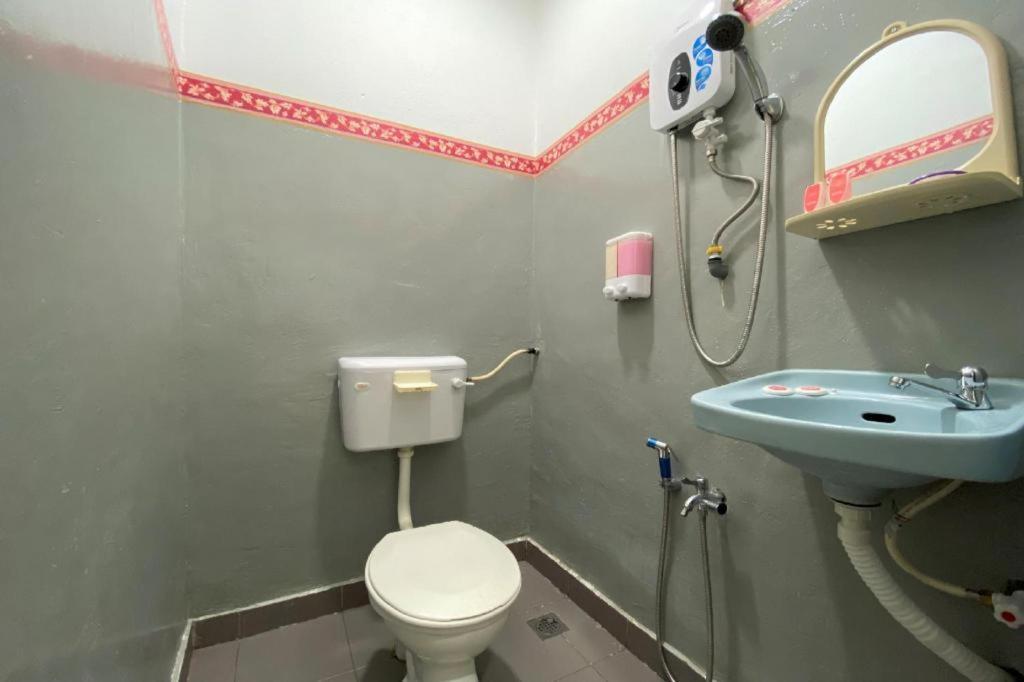 פנתאי צנאנג Oyo 90176 D'Cruz Sunrise Villa מראה חיצוני תמונה